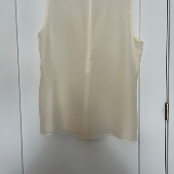 100% silk ruffled sleeveless top - Picture 5 of 6